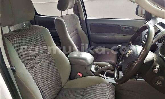 Acheter Occasion Voiture Toyota Hilux Blanc à Beitbridge, Matabeleland South Acheter Occasion Voiture Toyota Hilux Blanc à Beitbridge, Matabeleland South