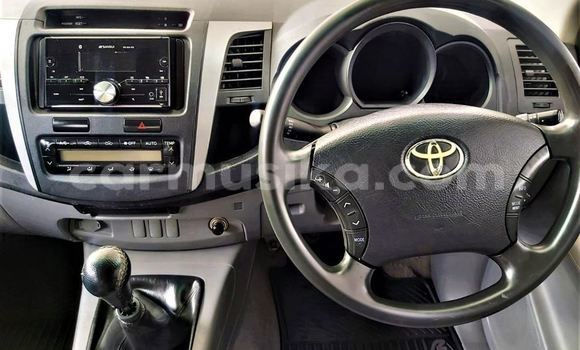 Acheter Occasion Voiture Toyota Hilux Blanc à Beitbridge, Matabeleland South Acheter Occasion Voiture Toyota Hilux Blanc à Beitbridge, Matabeleland South