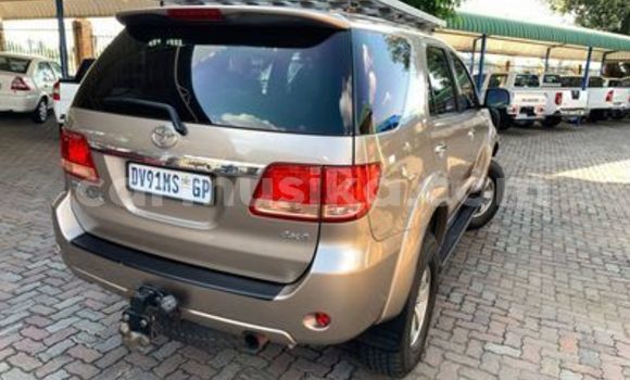 Tenga Tsaru Toyota Fortuner Zvimwe Mota in Beitbridge in Matabeleland South Tenga Tsaru Toyota Fortuner Zvimwe Mota in Beitbridge in Matabeleland South