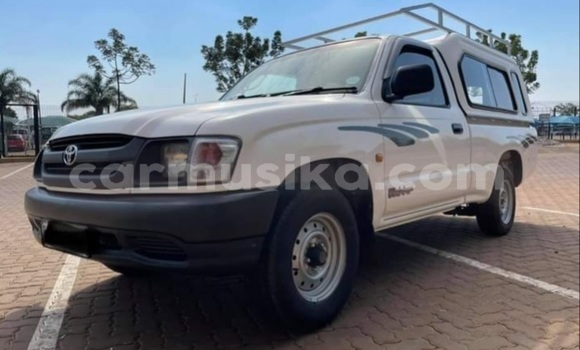 Tenga Tsaru Toyota Hilux Chena Mota in Beitbridge in Matabeleland South Tenga Tsaru Toyota Hilux Chena Mota in Beitbridge in Matabeleland South