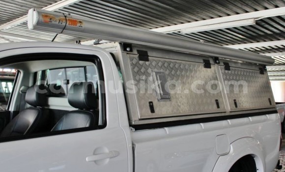 Buy Used Toyota Hilux White Car in Beitbridge in Matabeleland South Buy Used Toyota Hilux White Car in Beitbridge in Matabeleland South