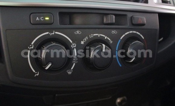 Buy Used Toyota Hilux White Car in Beitbridge in Matabeleland South Buy Used Toyota Hilux White Car in Beitbridge in Matabeleland South