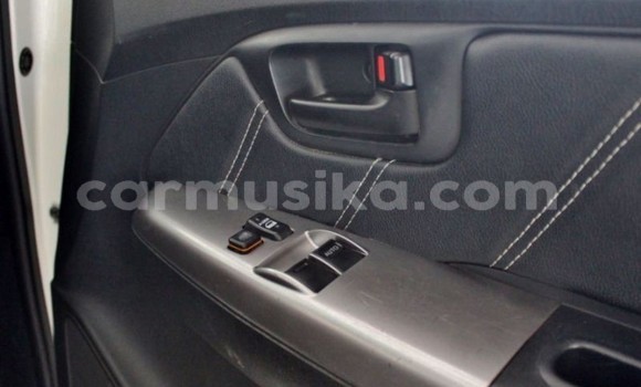 Buy Used Toyota Hilux White Car in Beitbridge in Matabeleland South Buy Used Toyota Hilux White Car in Beitbridge in Matabeleland South