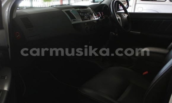 Buy Used Toyota Hilux White Car in Beitbridge in Matabeleland South Buy Used Toyota Hilux White Car in Beitbridge in Matabeleland South