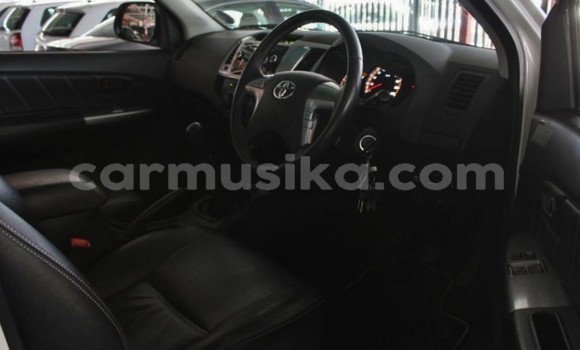 Buy Used Toyota Hilux White Car in Beitbridge in Matabeleland South Buy Used Toyota Hilux White Car in Beitbridge in Matabeleland South