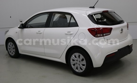 Nunua Ilio tumika Kia Rio Nyeupe Gari ndani ya Harare nchini Harare