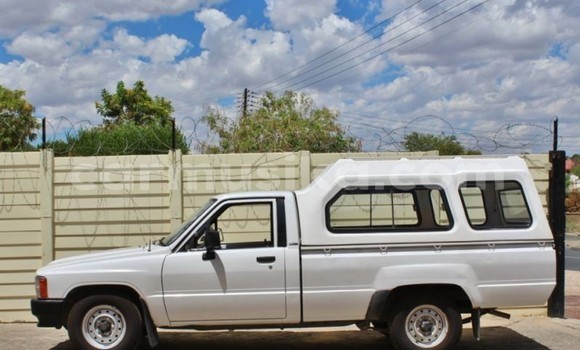 Buy Used Toyota Hilux White Car in Bulawayo in Bulawayo Buy Used Toyota Hilux White Car in Bulawayo in Bulawayo