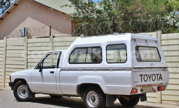 Buy Used Toyota Hilux White Car in Bulawayo in Bulawayo Buy Used Toyota Hilux White Car in Bulawayo in Bulawayo