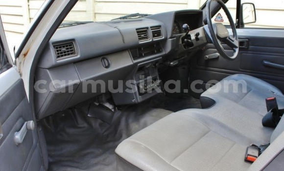 Buy Used Toyota Hilux White Car in Bulawayo in Bulawayo Buy Used Toyota Hilux White Car in Bulawayo in Bulawayo