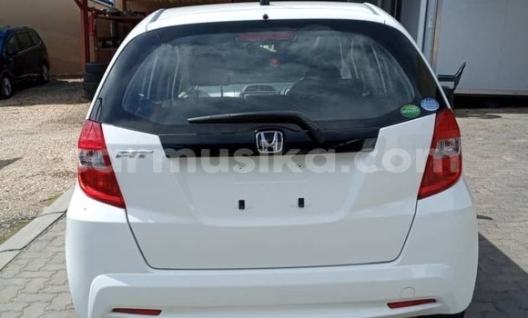 Buy Import Honda Fit White Car in Beitbridge in Matabeleland South Buy Import Honda Fit White Car in Beitbridge in Matabeleland South
