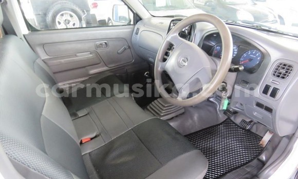 Buy Used Nissan NP 300 White Car in Beitbridge in Matabeleland South Buy Used Nissan NP 300 White Car in Beitbridge in Matabeleland South