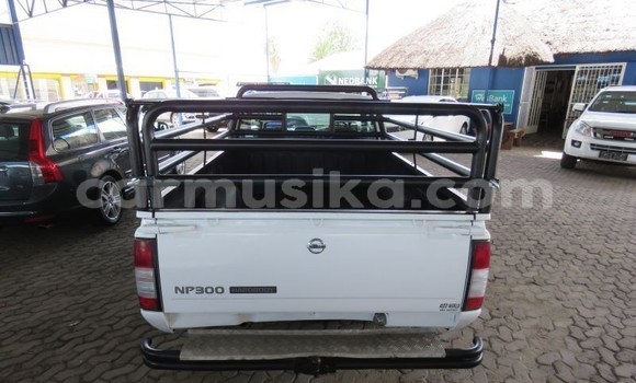 Buy Used Nissan NP 300 White Car in Beitbridge in Matabeleland South Buy Used Nissan NP 300 White Car in Beitbridge in Matabeleland South