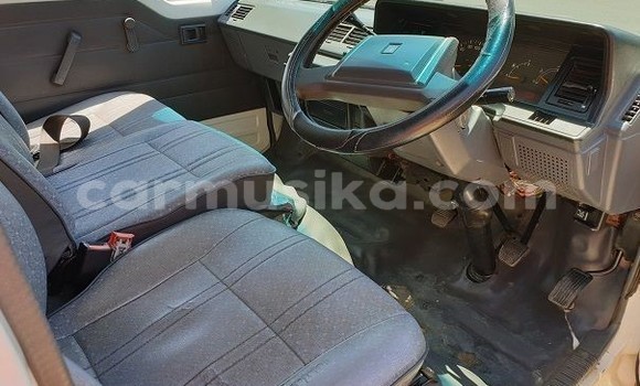 Buy Used Toyota Hiace White Car in Beitbridge in Matabeleland South Buy Used Toyota Hiace White Car in Beitbridge in Matabeleland South