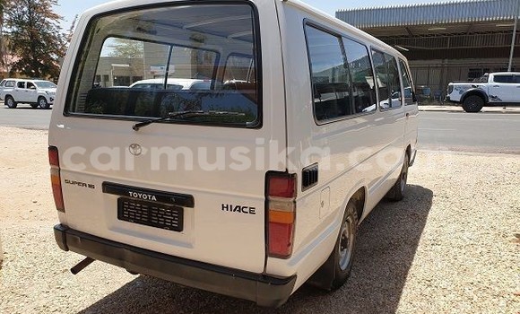 Buy Used Toyota Hiace White Car in Beitbridge in Matabeleland South Buy Used Toyota Hiace White Car in Beitbridge in Matabeleland South