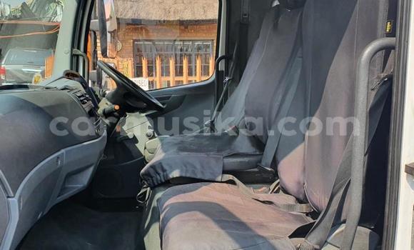 Acheter Occasion Utilitaire Mercedes‒Benz 1317 Blanc à Borrowdale, Harare Acheter Occasion Utilitaire Mercedes‒Benz 1317 Blanc à Borrowdale, Harare