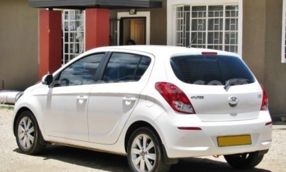 Buy Used Hyundai i20 White Car in Beitbridge in Matabeleland South Buy Used Hyundai i20 White Car in Beitbridge in Matabeleland South