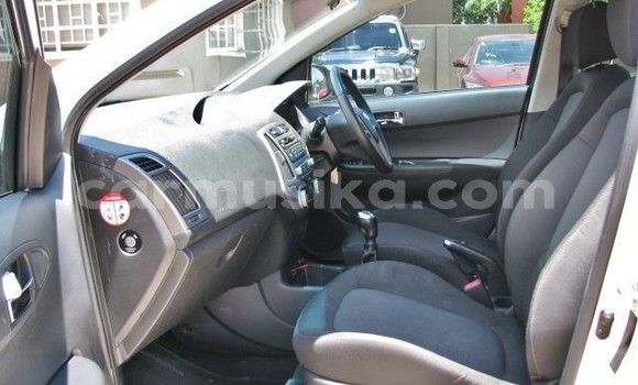 Buy Used Hyundai i20 White Car in Beitbridge in Matabeleland South Buy Used Hyundai i20 White Car in Beitbridge in Matabeleland South