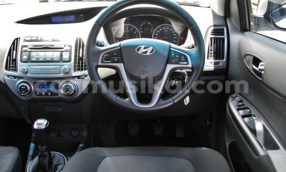 Buy Used Hyundai i20 White Car in Beitbridge in Matabeleland South Buy Used Hyundai i20 White Car in Beitbridge in Matabeleland South