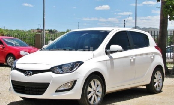 Buy Used Hyundai i20 White Car in Beitbridge in Matabeleland South Buy Used Hyundai i20 White Car in Beitbridge in Matabeleland South