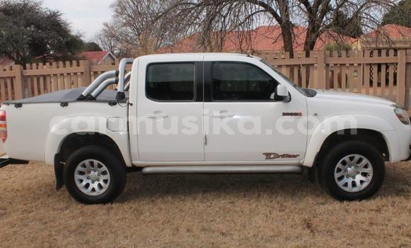 Acheter Occasion Voiture Mazda BT-50 Blanc à Harare, Harare Acheter Occasion Voiture Mazda BT-50 Blanc à Harare, Harare