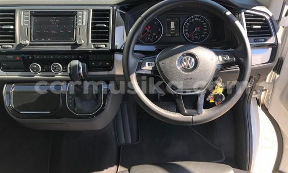 Acheter Occasion Voiture Volkswagen Caravelle Blanc à Chipinge, Manicaland Acheter Occasion Voiture Volkswagen Caravelle Blanc à Chipinge, Manicaland