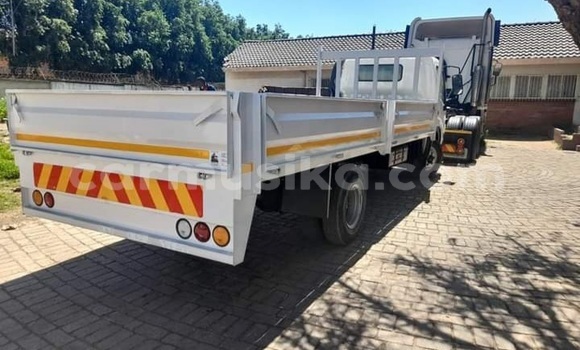 Tenga Tsaru Toyota Dyna Chena Rori in Beitbridge in Matabeleland South Tenga Tsaru Toyota Dyna Chena Rori in Beitbridge in Matabeleland South