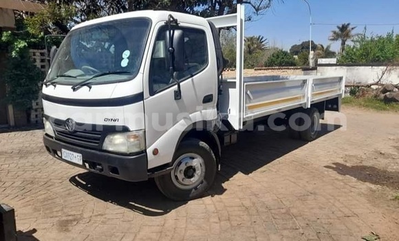 Tenga Tsaru Toyota Dyna Chena Rori in Beitbridge in Matabeleland South Tenga Tsaru Toyota Dyna Chena Rori in Beitbridge in Matabeleland South