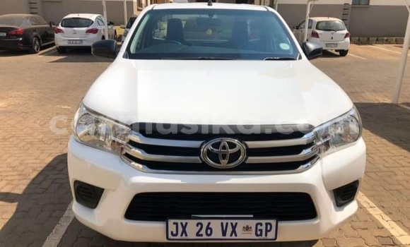 Tenga Tsaru Toyota Hilux Chena Mota in Beitbridge in Matabeleland South
