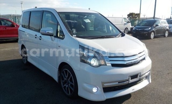 Buy Used Toyota Noah White Car in Beitbridge in Matabeleland South Buy Used Toyota Noah White Car in Beitbridge in Matabeleland South