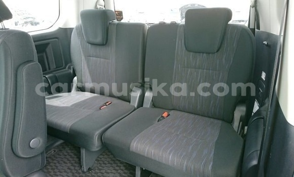 Buy Used Toyota Noah White Car in Beitbridge in Matabeleland South Buy Used Toyota Noah White Car in Beitbridge in Matabeleland South