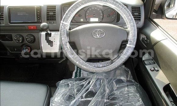 Acheter Occasion Voiture Toyota RegiusAce Blanc à Beitbridge, Matabeleland South Acheter Occasion Voiture Toyota RegiusAce Blanc à Beitbridge, Matabeleland South