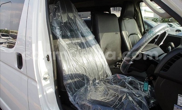 Acheter Occasion Voiture Toyota RegiusAce Blanc à Beitbridge, Matabeleland South Acheter Occasion Voiture Toyota RegiusAce Blanc à Beitbridge, Matabeleland South