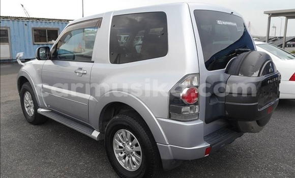 Acheter Occasion Voiture Mitsubishi Pajero Gris à Beitbridge, Matabeleland South Acheter Occasion Voiture Mitsubishi Pajero Gris à Beitbridge, Matabeleland South