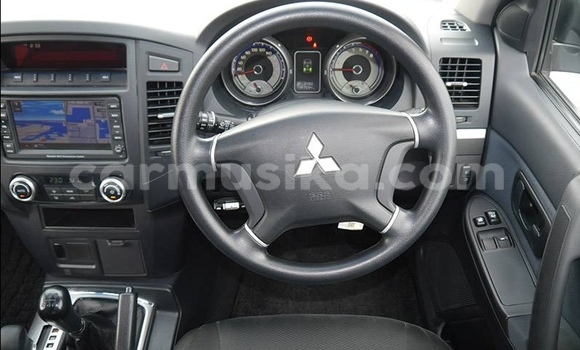 Acheter Occasion Voiture Mitsubishi Pajero Gris à Beitbridge, Matabeleland South Acheter Occasion Voiture Mitsubishi Pajero Gris à Beitbridge, Matabeleland South