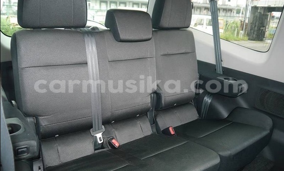 Acheter Occasion Voiture Mitsubishi Pajero Gris à Beitbridge, Matabeleland South Acheter Occasion Voiture Mitsubishi Pajero Gris à Beitbridge, Matabeleland South