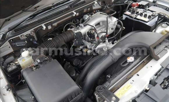 Acheter Occasion Voiture Mitsubishi Pajero Gris à Beitbridge, Matabeleland South Acheter Occasion Voiture Mitsubishi Pajero Gris à Beitbridge, Matabeleland South