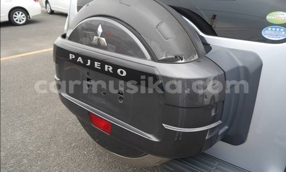 Acheter Occasion Voiture Mitsubishi Pajero Gris à Beitbridge, Matabeleland South Acheter Occasion Voiture Mitsubishi Pajero Gris à Beitbridge, Matabeleland South