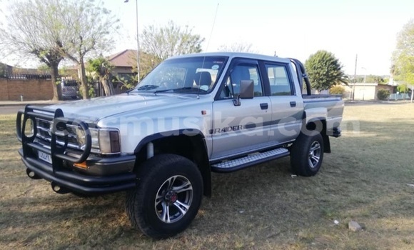 Buy Used Toyota Hilux Blue Car in Beitbridge in Matabeleland South