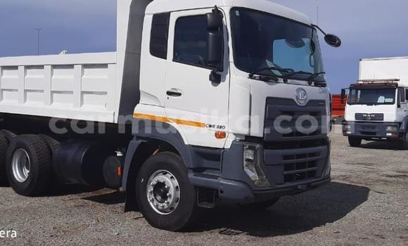 Acheter Occasion Utilitaire Nissan UD Blanc à Harare, Harare Acheter Occasion Utilitaire Nissan UD Blanc à Harare, Harare