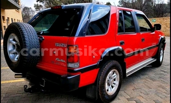 Acheter Occasion Voiture Isuzu KB Rouge à Chitungwiza, Harare Acheter Occasion Voiture Isuzu KB Rouge à Chitungwiza, Harare