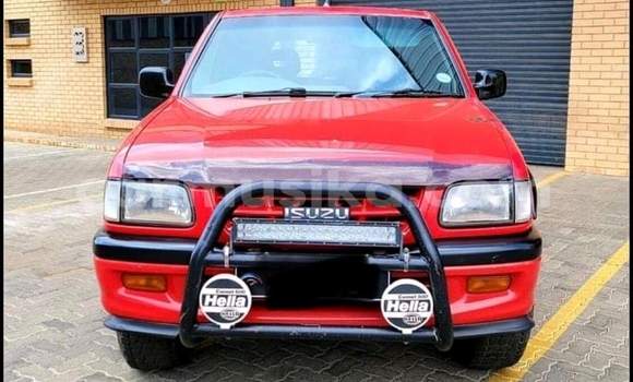 Acheter Occasion Voiture Isuzu KB Rouge à Chitungwiza, Harare Acheter Occasion Voiture Isuzu KB Rouge à Chitungwiza, Harare