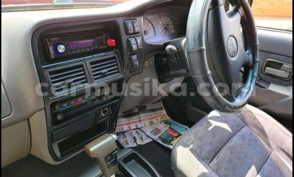 Acheter Occasion Voiture Isuzu KB Rouge à Chitungwiza, Harare Acheter Occasion Voiture Isuzu KB Rouge à Chitungwiza, Harare