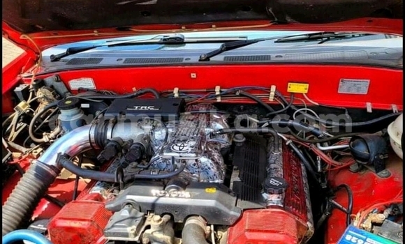 Acheter Occasion Voiture Isuzu KB Rouge à Chitungwiza, Harare Acheter Occasion Voiture Isuzu KB Rouge à Chitungwiza, Harare