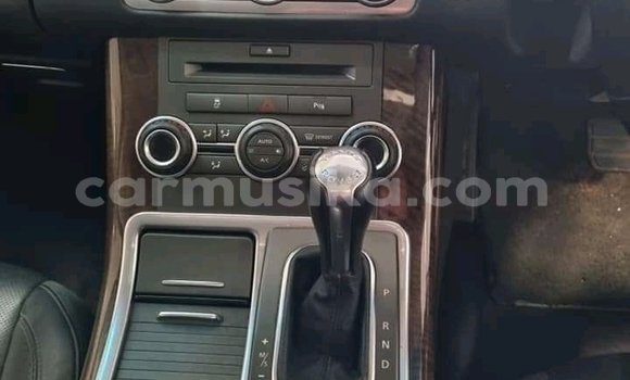 Acheter Occasion Voiture Range Rover Range Rover Blanc à Borrowdale, Harare Acheter Occasion Voiture Range Rover Range Rover Blanc à Borrowdale, Harare