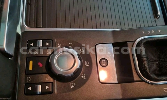 Acheter Occasion Voiture Range Rover Range Rover Blanc à Borrowdale, Harare Acheter Occasion Voiture Range Rover Range Rover Blanc à Borrowdale, Harare