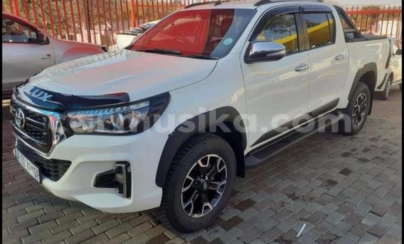 Acheter Occasion Voiture Toyota Hilux Blanc à Beitbridge, Matabeleland South Acheter Occasion Voiture Toyota Hilux Blanc à Beitbridge, Matabeleland South