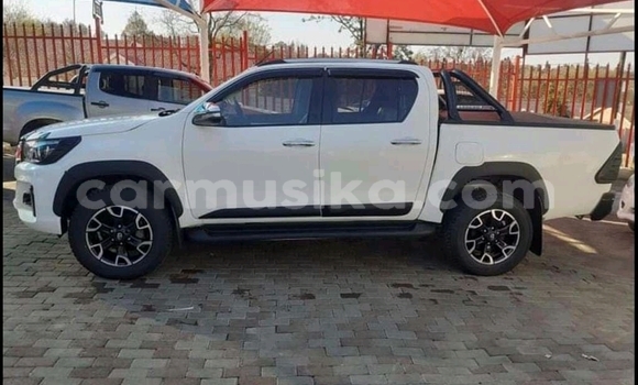 Acheter Occasion Voiture Toyota Hilux Blanc à Beitbridge, Matabeleland South Acheter Occasion Voiture Toyota Hilux Blanc à Beitbridge, Matabeleland South