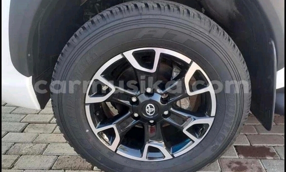 Acheter Occasion Voiture Toyota Hilux Blanc à Beitbridge, Matabeleland South Acheter Occasion Voiture Toyota Hilux Blanc à Beitbridge, Matabeleland South