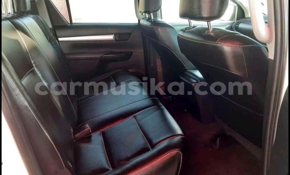 Acheter Occasion Voiture Toyota Hilux Blanc à Beitbridge, Matabeleland South Acheter Occasion Voiture Toyota Hilux Blanc à Beitbridge, Matabeleland South