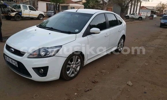 Acheter Occasion Voiture Ford Focus RS Blanc à Harare, Harare Acheter Occasion Voiture Ford Focus RS Blanc à Harare, Harare